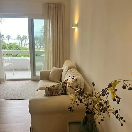 - Bay View Apartment