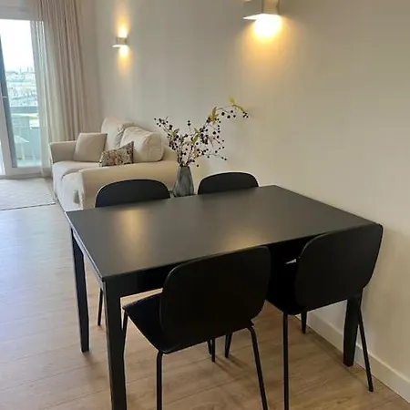 - Bay View 아파트 *