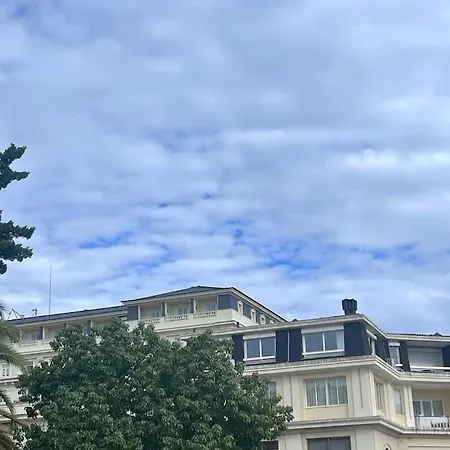 - Bay View 아파트